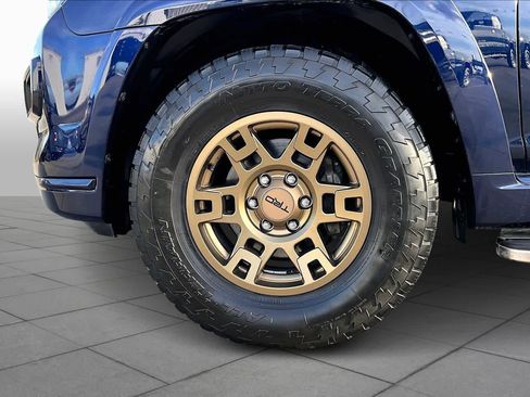 Used 2022 Toyota 4Runner TRD Sport w/ Technology Package image 11