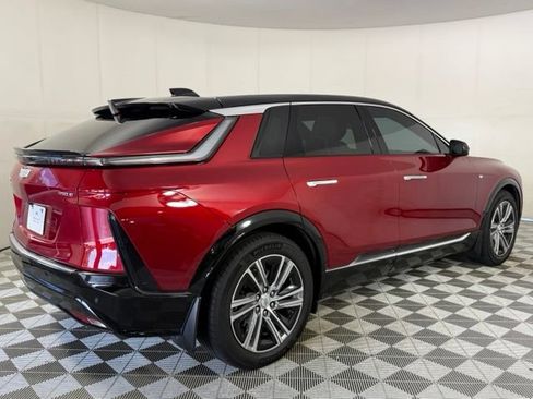 Certified 2024 Cadillac Lyriq Luxury RWD image 9