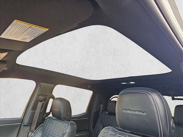 Used 2024 GMC Sierra EV Denali AWD/4WD image 8