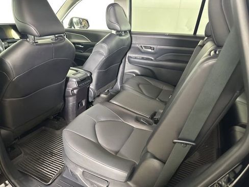 Used 2024 Toyota Grand Highlander AWD Hybrid image 12