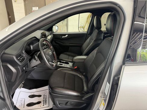 Certified 2024 Ford Escape ST-Line AWD/4WD image 13