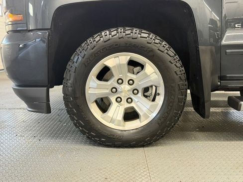 Used 2018 Chevrolet Silverado 1500 LT w/ All Star Edition AWD/4WD image 14