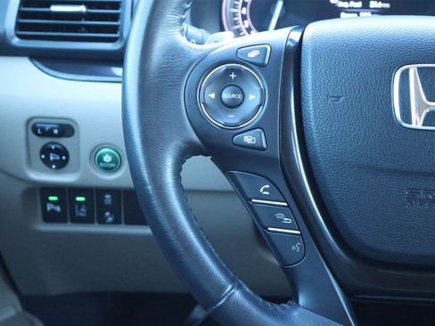 Used 2017 Honda Pilot Touring image 22