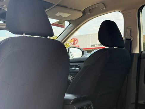Used 2024 Nissan Rogue SV FWD image 16