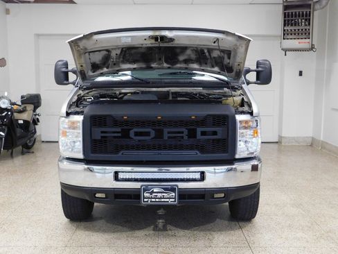 Used 2014 Ford E-250 and Econoline 250 w/ Power Group image 15