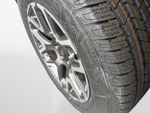 Certified 2025 RAM 1500 Laramie image 19