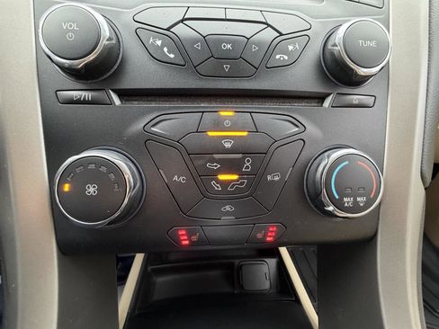 Used 2014 Ford Fusion SE w/ Equipment Group 202A image 17