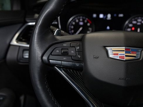 Used 2023 Cadillac XT6 Sport w/ LPO, ONYX Package image 26