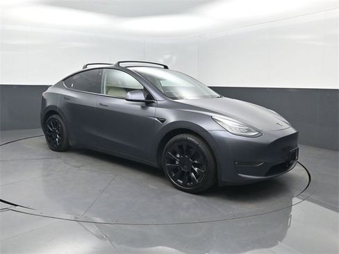 Used 2021 Tesla Model Y Long Range image 30
