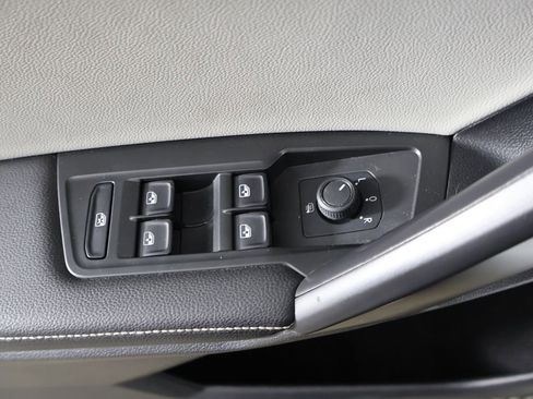 Used 2023 Volkswagen Tiguan S image 35