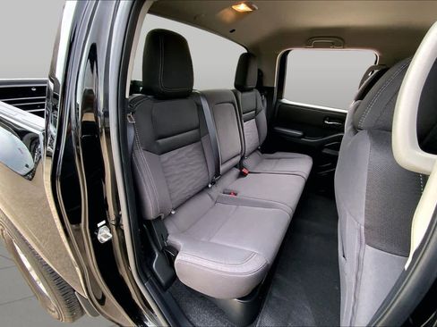 Used 2024 Nissan Frontier SV RWD image 20