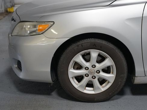 Used 2011 Toyota Camry LE w/ LE Extra-Value Pkg FWD image 5