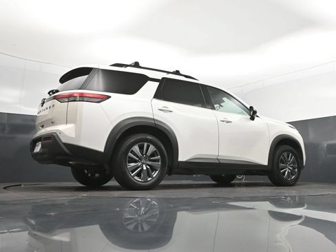 Used 2022 Nissan Pathfinder SV FWD image 42