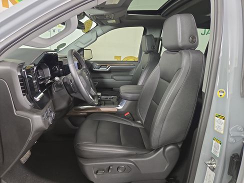Certified 2025 Chevrolet Silverado 1500 RST w/ Convenience Package II AWD/4WD image 11