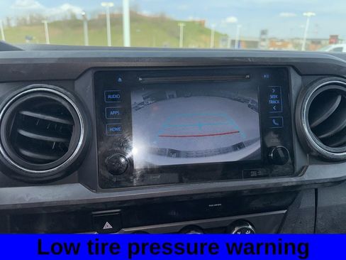 Used 2019 Toyota Tacoma TRD Off-Road image 12