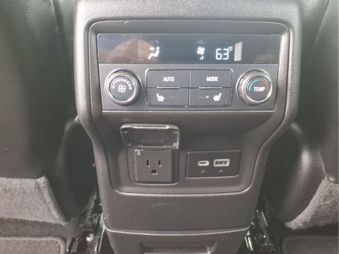 Used 2020 GMC Acadia SLT w/ Premium Package image 16