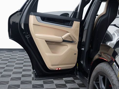 New 2026 Porsche Cayenne S AWD/4WD image 22