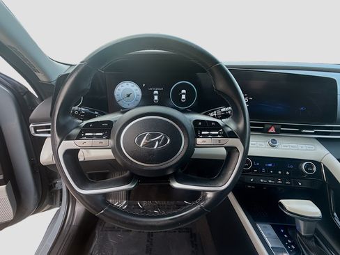 Used 2023 Hyundai Elantra Limited FWD image 8