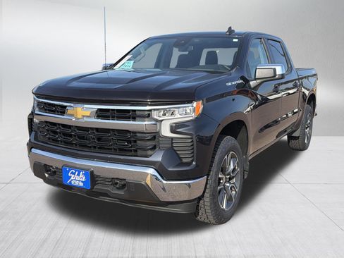 Used 2024 Chevrolet Silverado 1500 LT AWD/4WD image 3