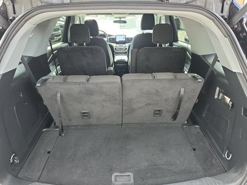 Certified 2023 Ford Explorer XLT RWD image 7