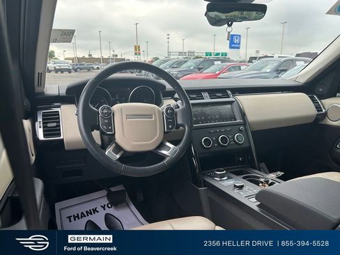 Used 2018 Land Rover Discovery SE AWD/4WD image 14