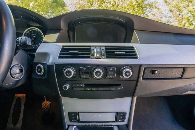 Used 2010 BMW M5 RWD image 46