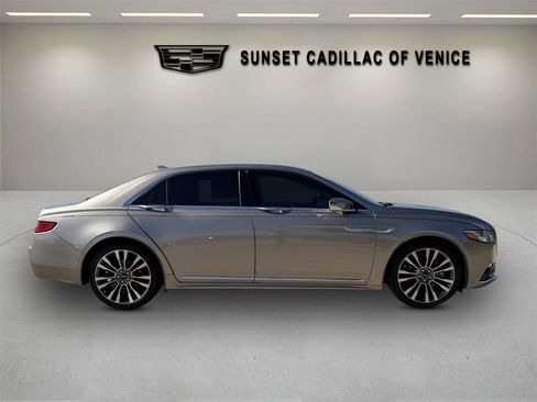 Used 2020 Lincoln Continental w/ Premium Package image 2