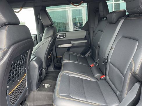 Used 2022 Ford Bronco Badlands w/ Sasquatch Package image 11