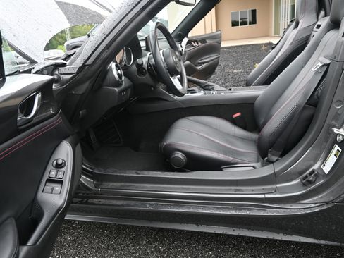 Used 2019 MAZDA MX-5 Miata Grand Touring image 18