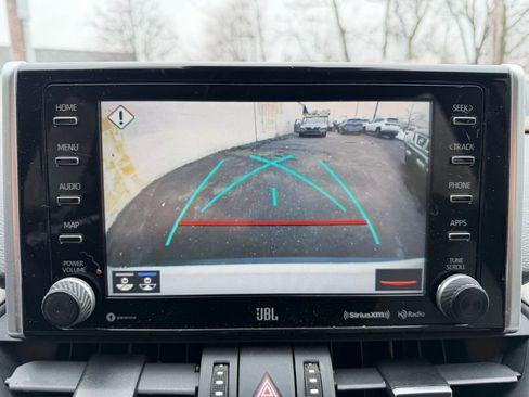 Used 2020 Toyota RAV4 XLE Premium FWD image 26