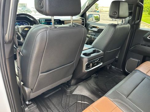 Used 2024 Chevrolet Silverado 1500 High Country AWD/4WD image 25