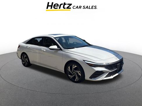 Used 2025 Hyundai Elantra SEL FWD image 1