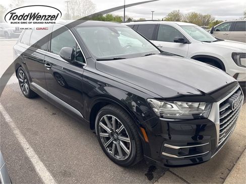 Used 2017 Audi Q7 3.0T Prestige w/ Prestige Package AWD/4WD image 1