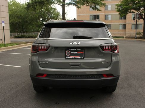 Used 2024 Jeep Compass Latitude AWD/4WD image 8