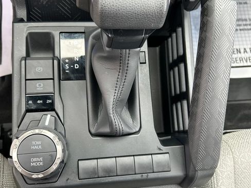 Used 2025 Toyota 4Runner SR5 AWD/4WD image 30