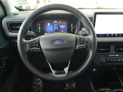 Certified 2025 Ford Maverick Lobo AWD/4WD image 16