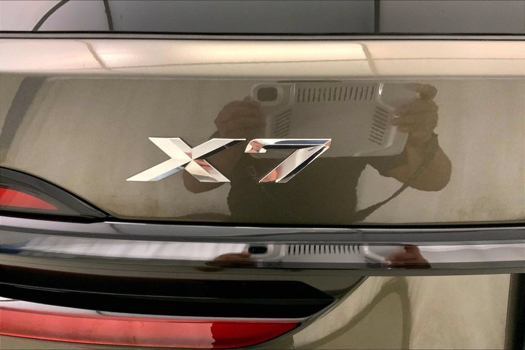 Used 2026 BMW X7 xDrive40i AWD/4WD image 7