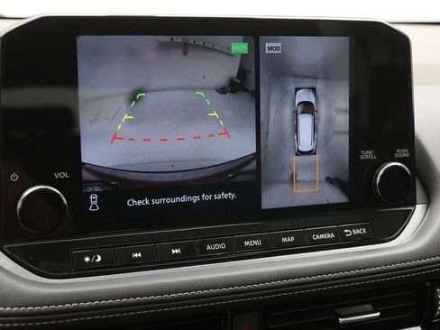 Used 2023 Nissan Rogue SL w/ SL Premium Package image 24