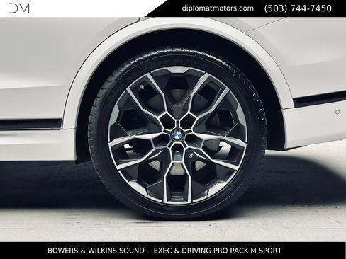 Used 2024 BMW X7 M60i w/ Executive Package AWD/4WD image 45