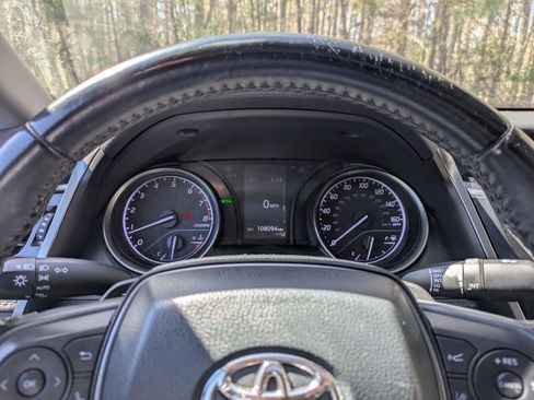 Used 2021 Toyota Camry SE image 18