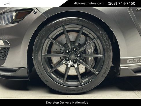 Used 2016 Ford Mustang Shelby GT350 w/ Technology Package image 38