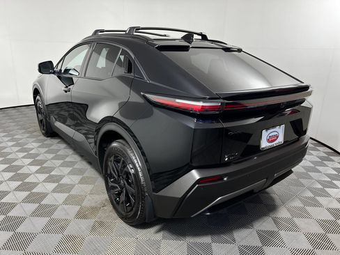 Used 2026 Toyota C-HR AWD/4WD image 7