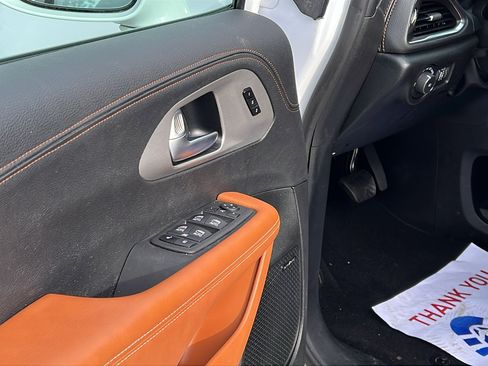 Used 2024 Chrysler Pacifica Pinnacle image 15