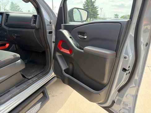 Used 2024 Nissan Frontier PRO-4X w/ Pro Convenience Package image 14