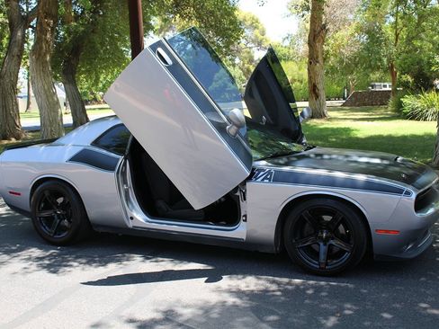 Used 2018 Dodge Challenger R/T w/ Quick Order Package 22P T/A RWD image 41