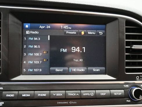 Used 2018 Hyundai Elantra SEL FWD image 19