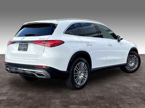 Used 2024 Mercedes-Benz GLC 300 4MATIC image 5