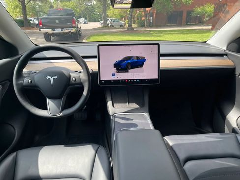 Used 2022 Tesla Model Y Long Range AWD/4WD image 16