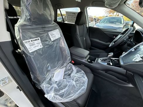 Certified 2025 Subaru Outback Premium AWD/4WD image 14