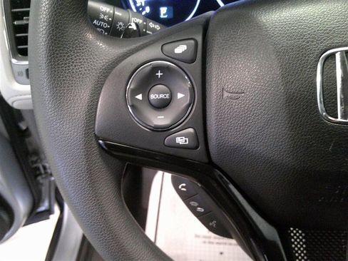 Used 2017 Honda HR-V EX image 7